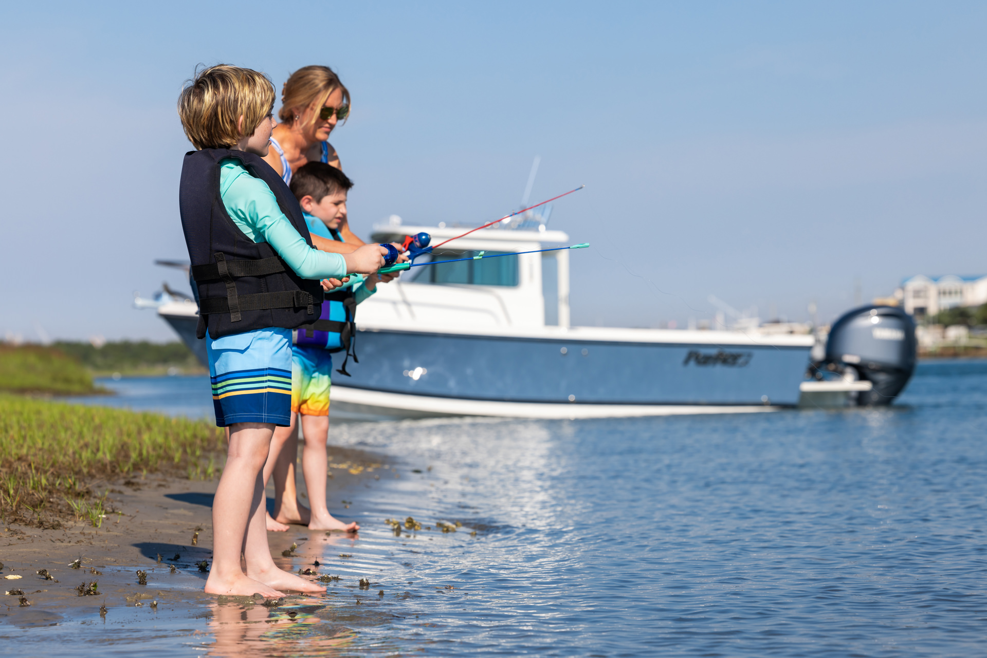 Parker Boats 227 Explorer Exterior 01