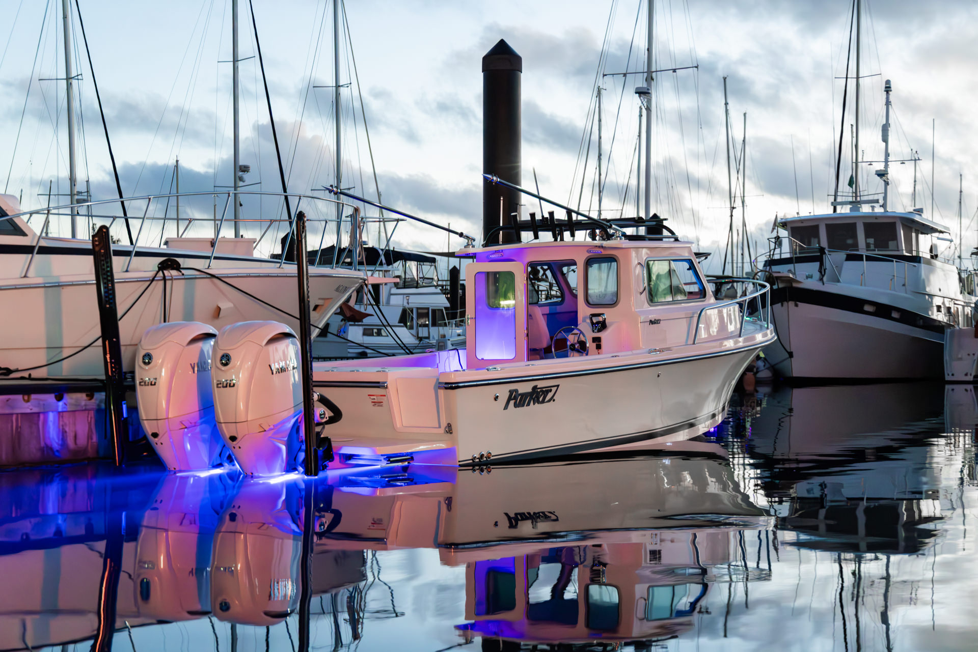 Parker Boats 247 Explorer Exterior 01