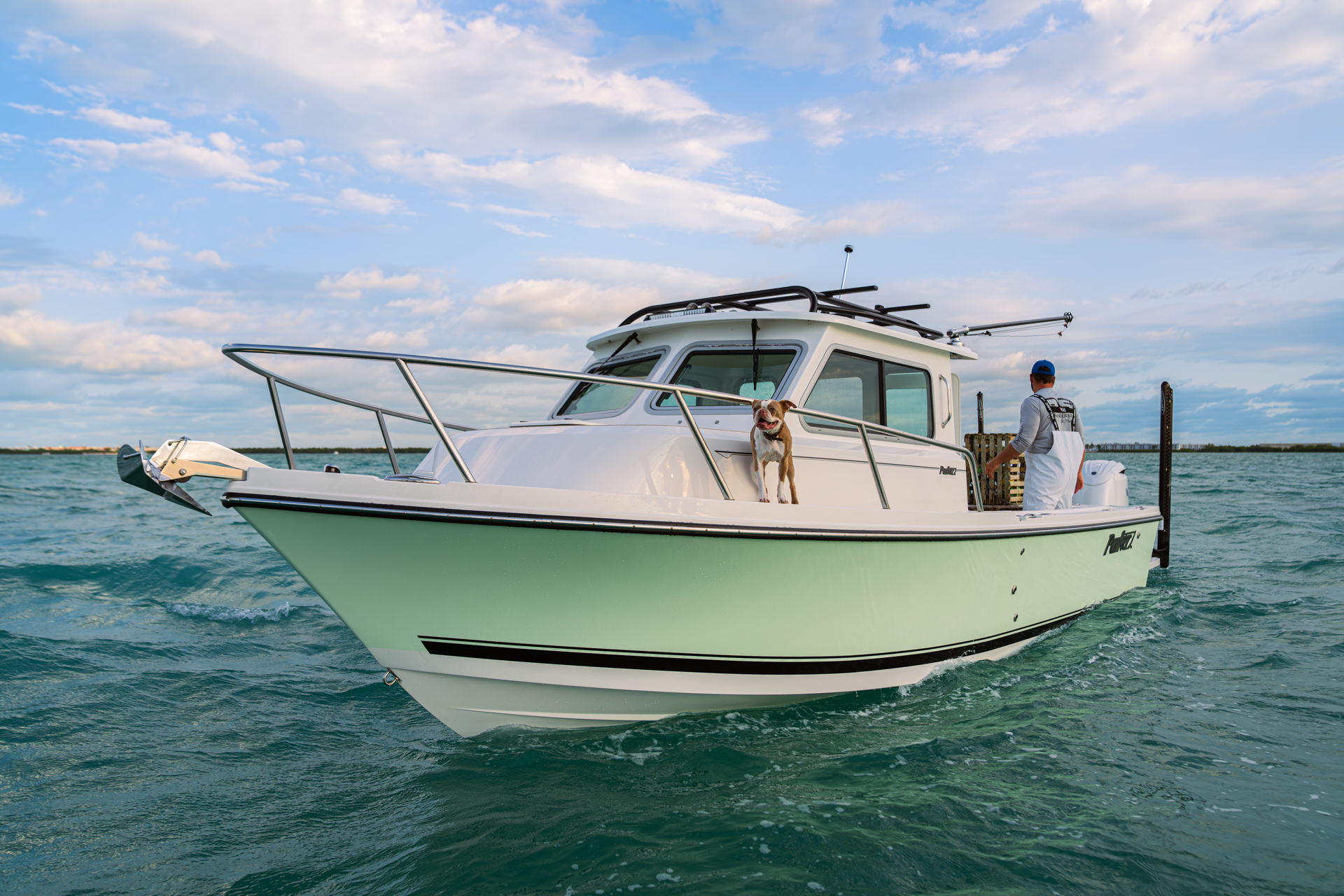 Parker Boats 247 Explorer Exterior 06