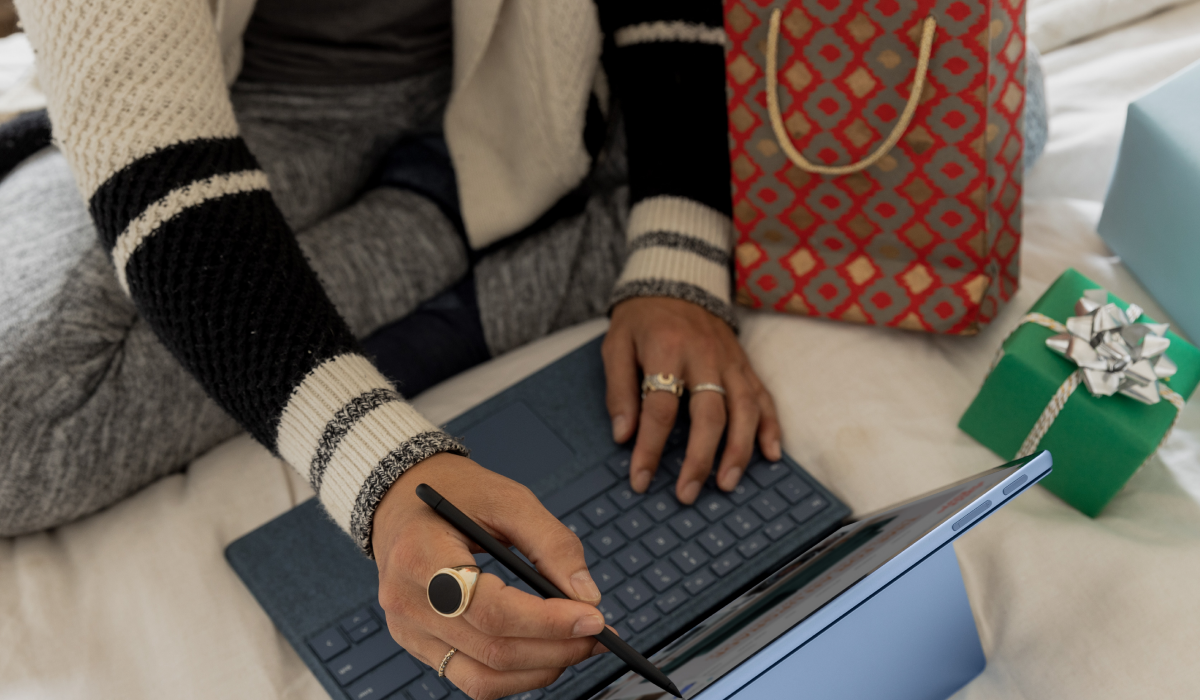 How to manage your holiday budget (without stressing out)